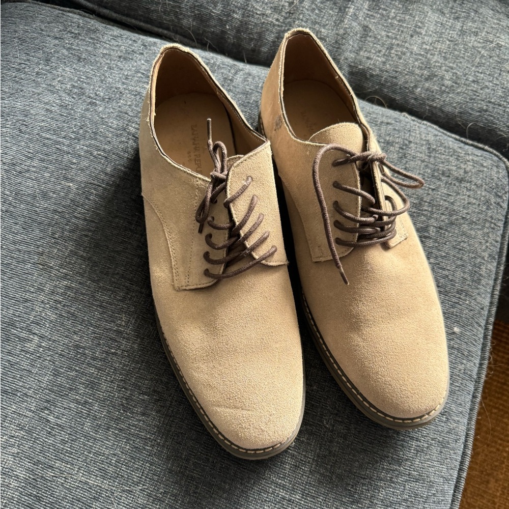 Men’s dress shoes